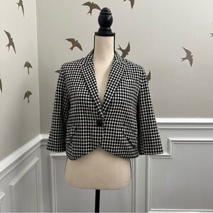 Club Monaco Cropped Black & White Patterned Blazer Jacket (Size M)